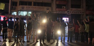 izmirde-gozalti-ve-tutuklama-terorune-protesto-1